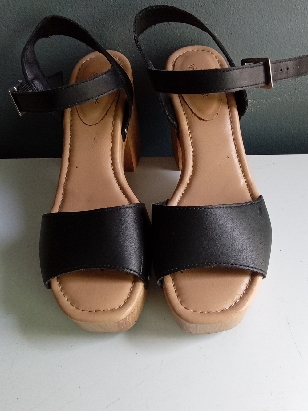 Universal Thread Black Faux Leather Wood Block Heel Platform Sandals Size 6‎